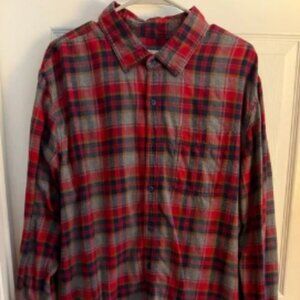 American Eagle Outfitters Red and Gray Men's Plaid Shirt – Size Large